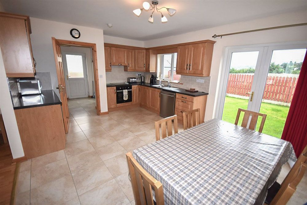 Kitchen of 42 Oakgrove - Dunfanaghy